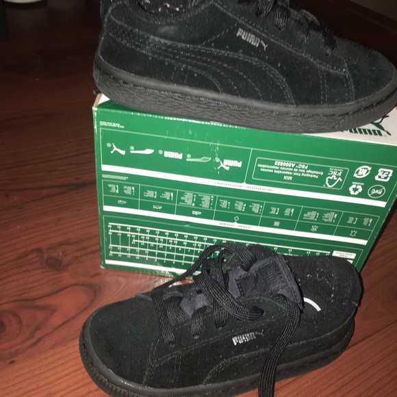 Toddler Girl Black Suede Puma Sneakers - Picture 7 of 7